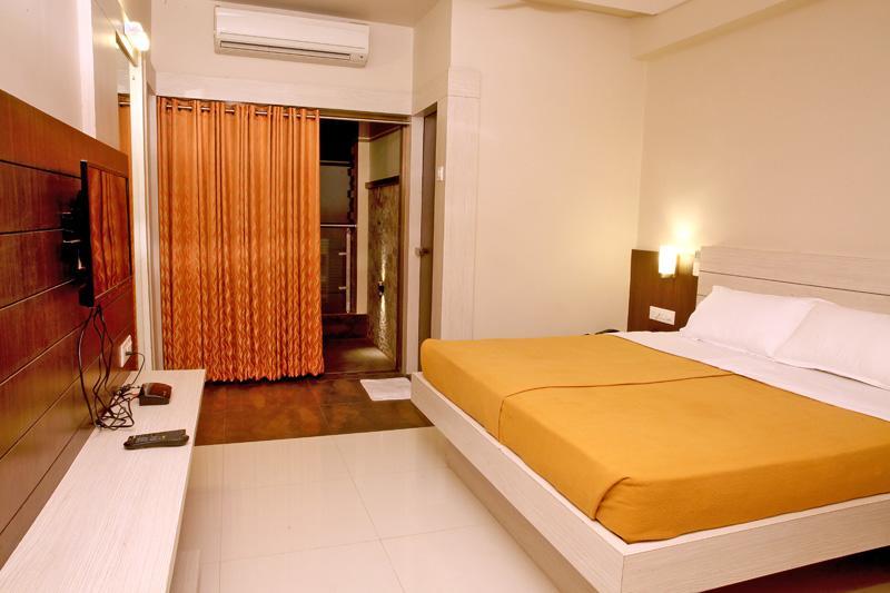 Hotel Sham Suman, Kolhapur- Opposite To Mahalaxmi Temple Luaran gambar